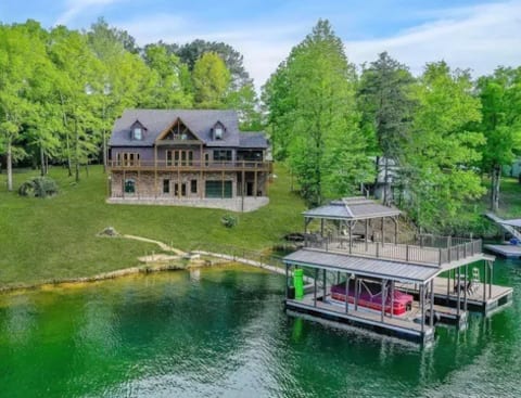 7BR/4.5BA Lakeside Haven w/ Home Theater, Sleeps15