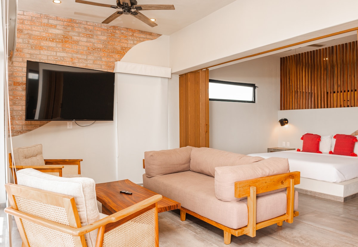 Successful Airbnb property: Paradise Beach Front Casa in Barra De Navidad
