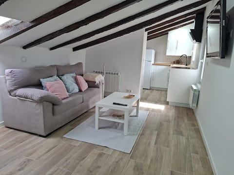 Airbnb con mejor rendimiento: Tourist Apartment. VUT-09/500. Free Parking en Burgos