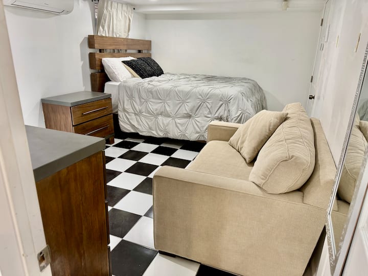 Lovely Apartment In Fresh Meadows - Great Neck, NY