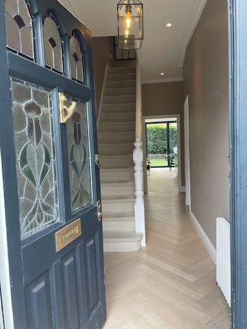 Beautiful home – Wimbledon Tennis gallery image 2