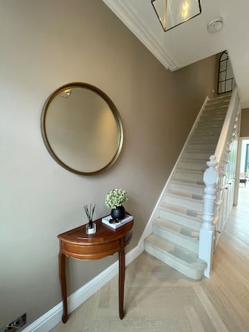 Beautiful home – Wimbledon Tennis gallery image 3