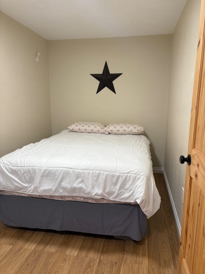 საძინებელი 1