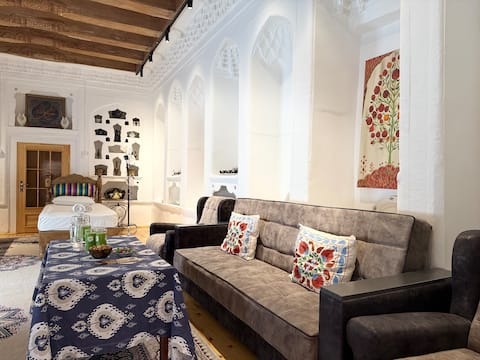 Barlos Boutique XVIII