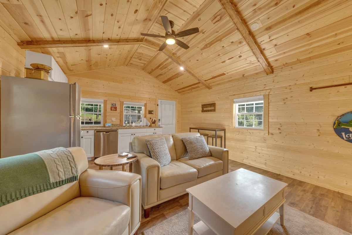 Popular Airbnb listing: Welcome to 375 Johnson’s Fish Camp! in Guntersville / Marshall County