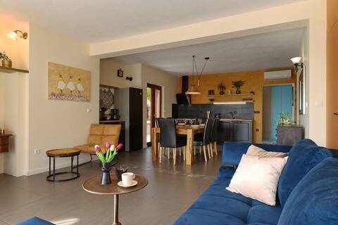 Successful Airbnb property: Apartment Serenity with private pool and sea view in Općina Preko