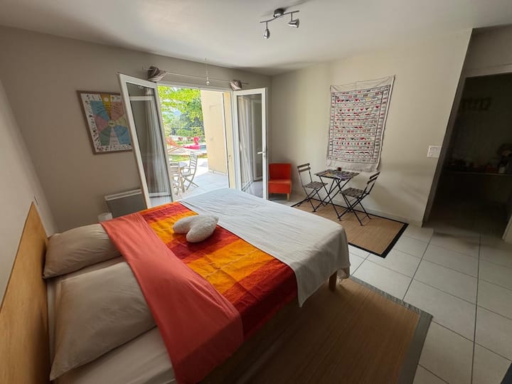 საძინებელი 2