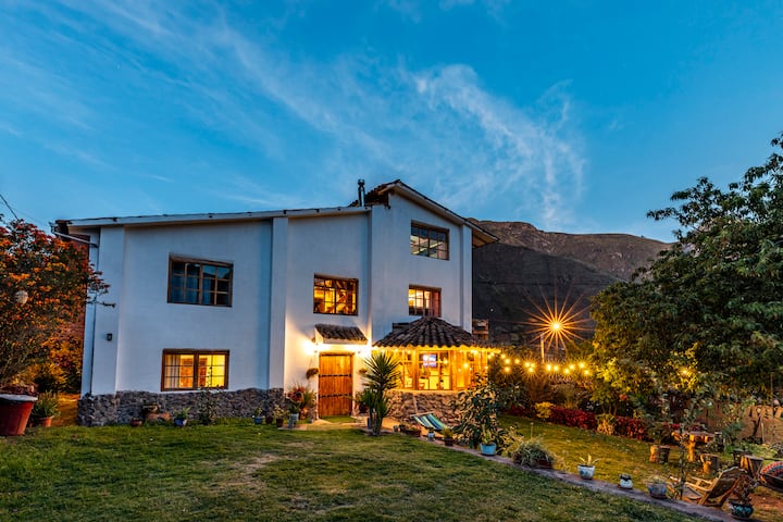 Country house with jacuzzi, BBQ and pool table