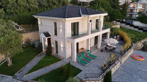 Villa Olive Hill New