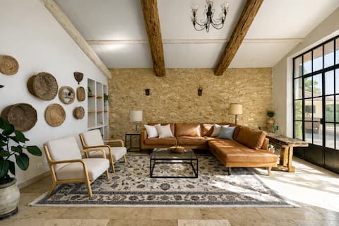 Popular Airbnb listing: Peaceful Family Retreat in Provence + Heated Pool in Cavaillon
