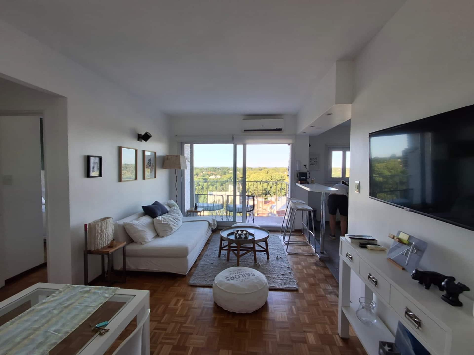 Departamento de 2 ambientes en Acassuso con balcón al río
