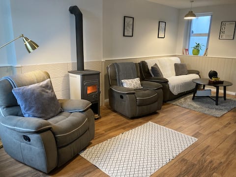 Centrally located 2 bedroom house with garden