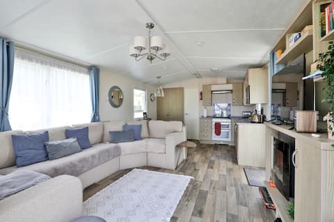 Top Airbnb: Luxury 2 bedroom holiday home with sea views in Kingsbarns & Boarhills