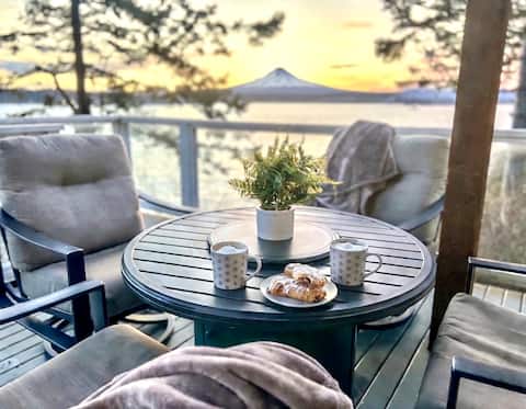 Waterfront House, 2 Decks, Mt. Baker Views, Hiking