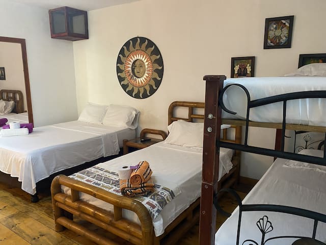Entire home with 1 bedrooms in Cali - Ashtasia: bello apartamento en EcoLiving