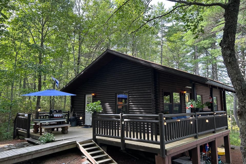 The Harmony Grand, a log cottage on Molega Lake, Molega Lake, Nova Scotia, Canada, photo 6 of 10