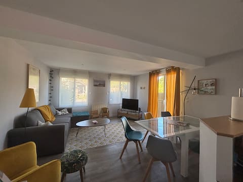 House with garden on the banks of the Rance