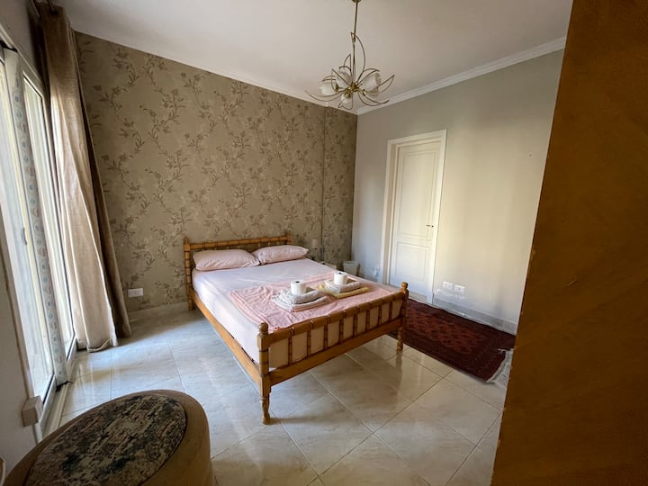 Dhoma e gjumit 2 (ka banjë ngjitur 2)