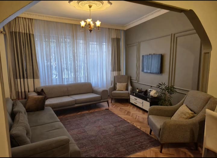 Newly Renovated & Chic: Designer City Flat - Kâğıthane