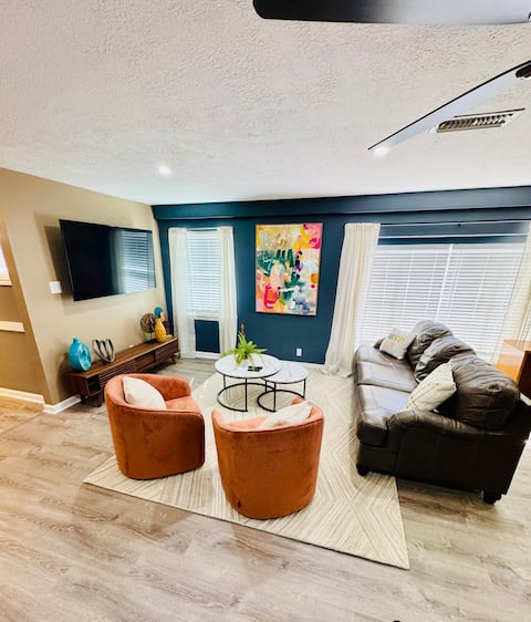 Private 2bed duplex,  Stylish, Clean & Comfortable