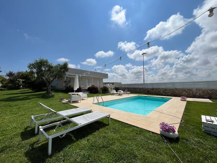 Villa Maderna azzurra