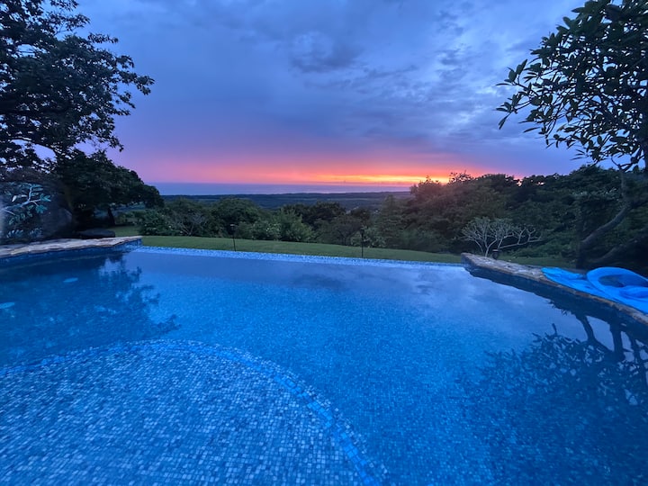Leones, Relaxing Oasis With Ocean View. - Costa Rica