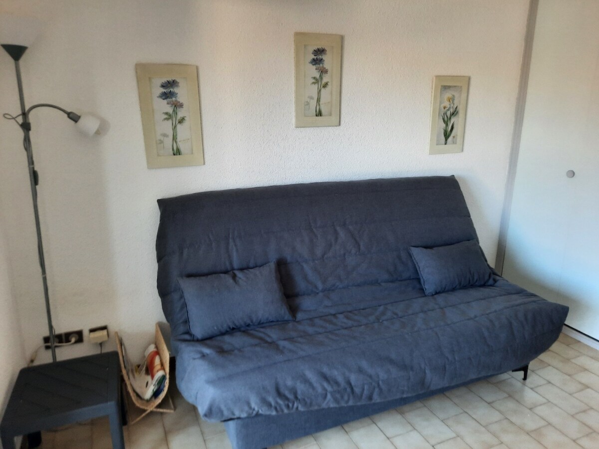 Top Airbnb: Studio à Valras Plage 300m plage -samedi au samedi à Valras Plage