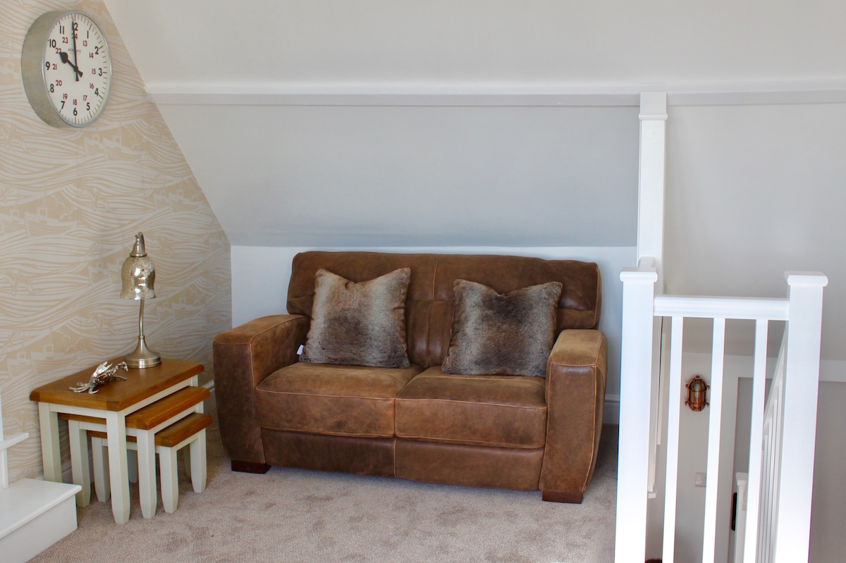 Top Airbnb: The Hideaway, perfect for two! in Fylingdales