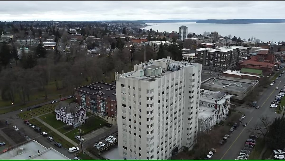 The surrounding area Wright Park & Commencement Bay.