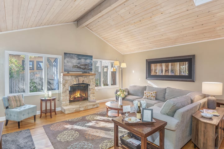 3875 The Hideout - Quiet Area, Walk To Town - Monterey, CA
