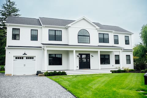 New! 6BR, 4.5 Bath, Pool, Hot Tub, Walk to Beach