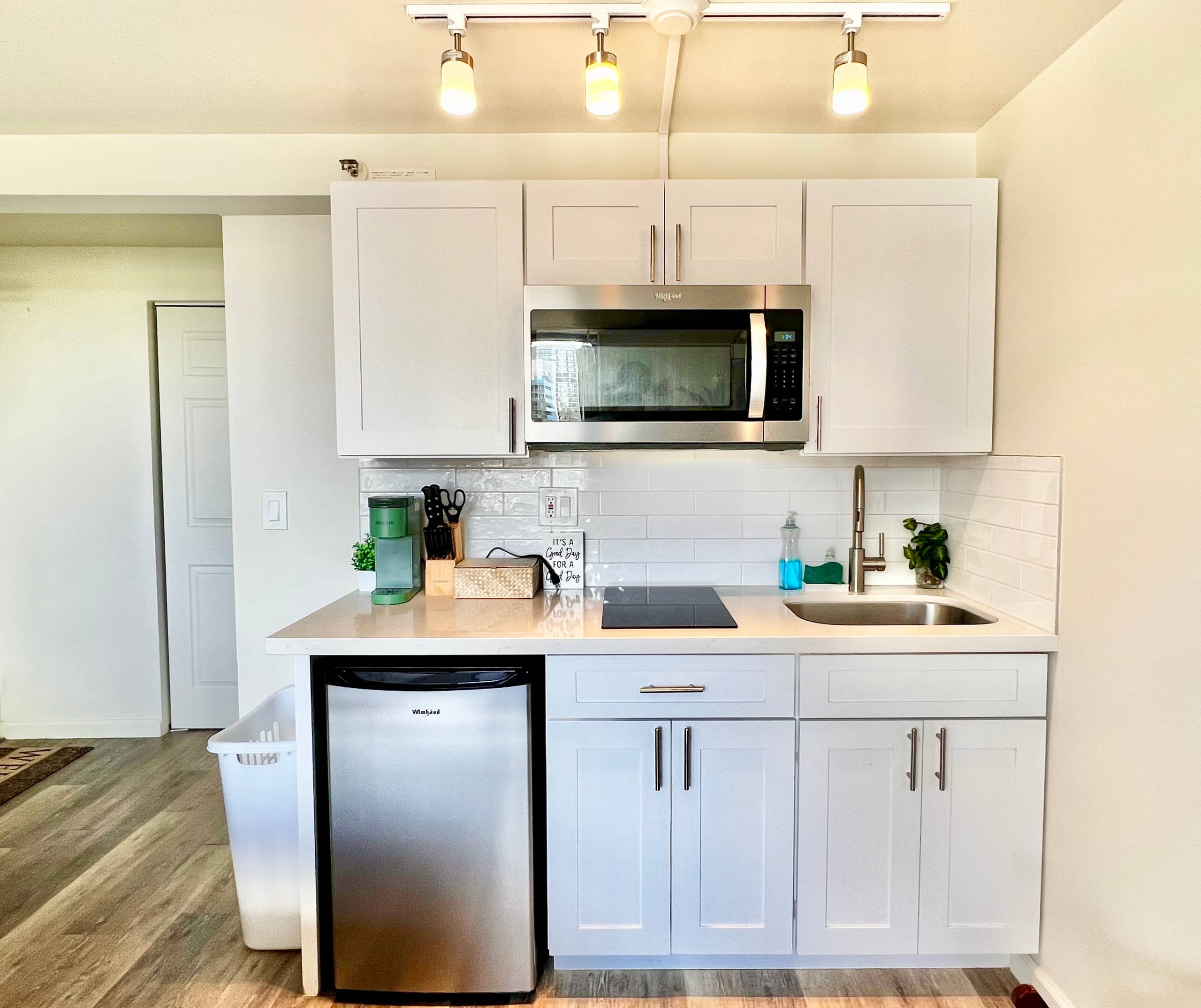Condo in Honolulu · ★4.92 · Studio · 1 bed · 1 bath - Image 6