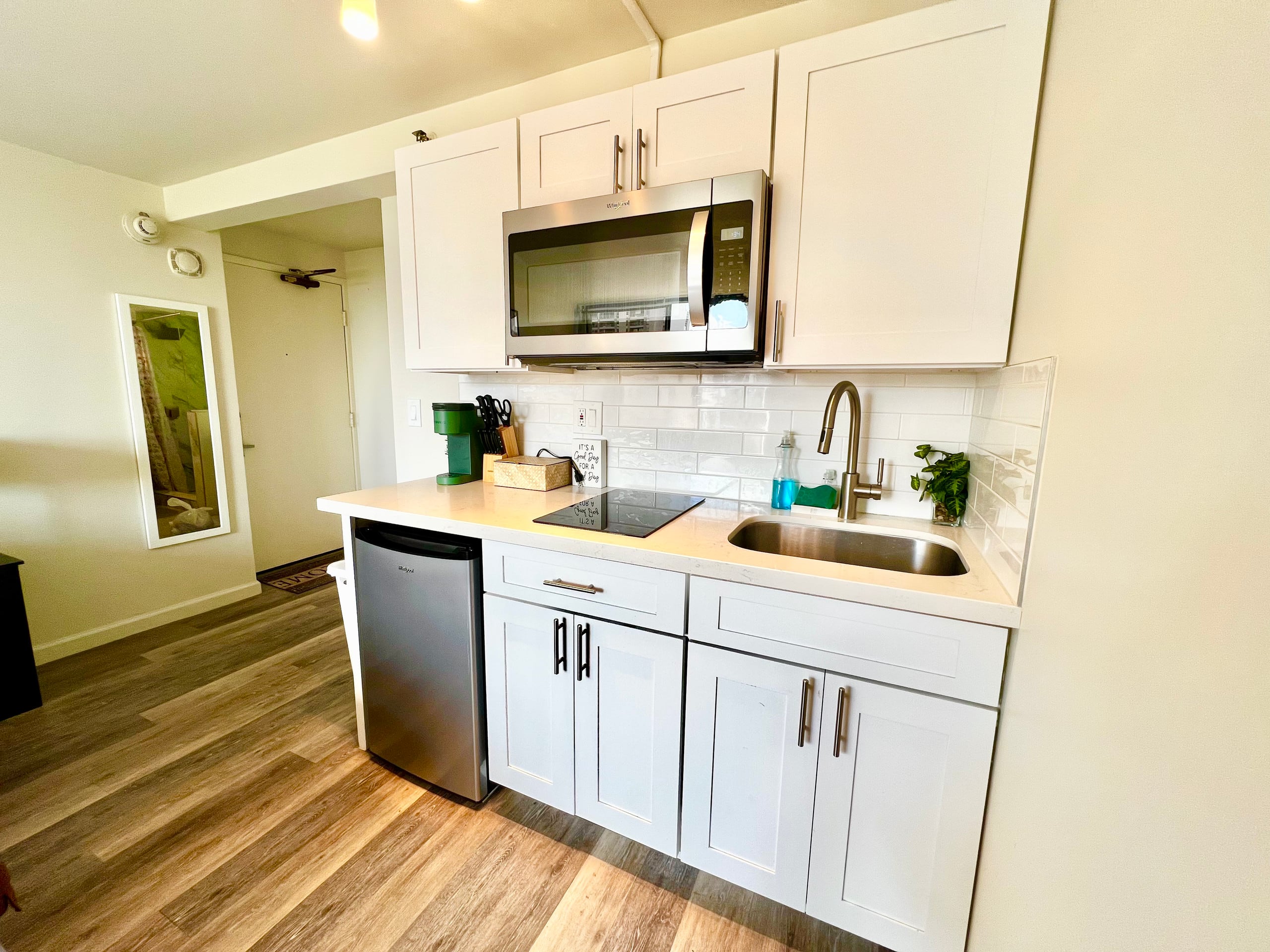 Condo in Honolulu · ★4.92 · Studio · 1 bed · 1 bath - Image 7