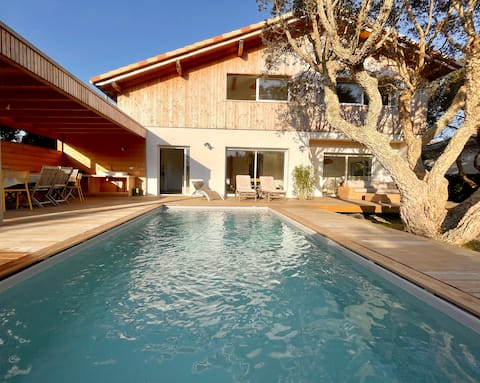 Les Chênes-Lièges: villa between ocean and forest