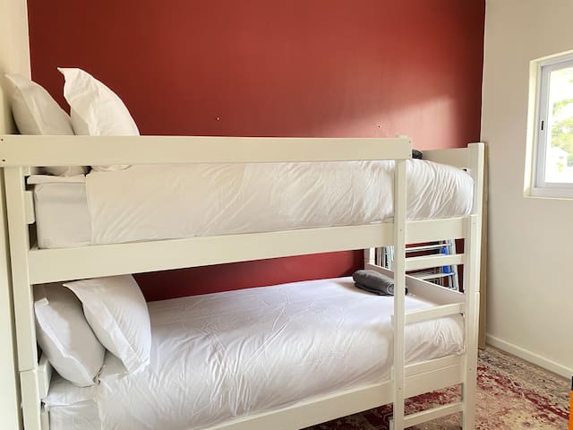 King bed | 200m to beach | central | modern gallery image 5