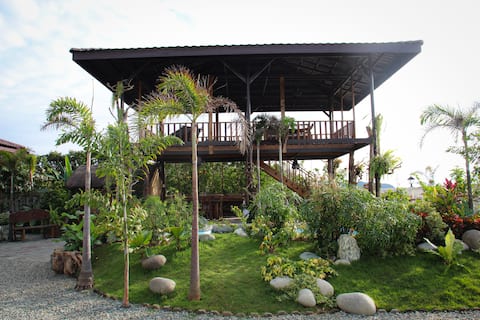 Manilokanos Home: Beachfront Villa-2 Storey Cabana