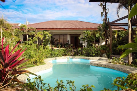 Manilokanos Home: Beachfront Villa-2 Storey Cabana