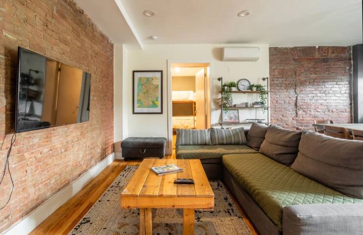 4 Bed in Williamsburg, Minutes from Manhattan gallery image 2