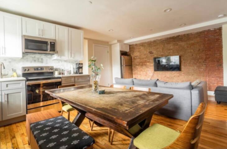 4 Bed in Williamsburg, Minutes from Manhattan gallery image 3