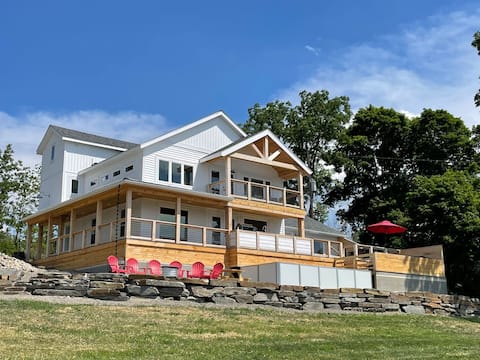 Seneca Lake View Villa w/Pool, Hot Tub & Fast Wifi