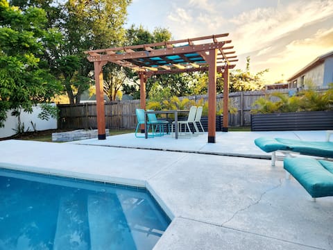 Spacious Private Family Home with Pool