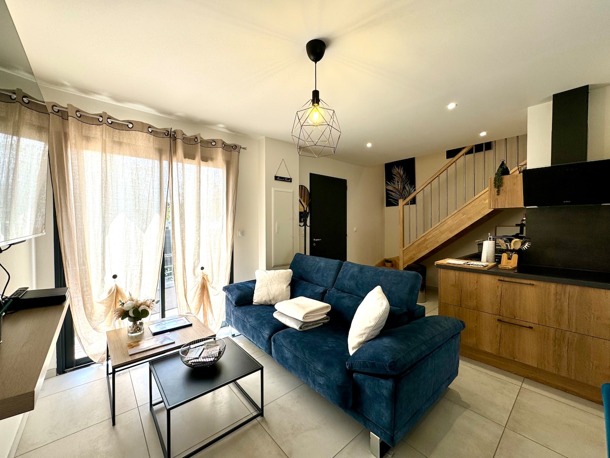 Airbnb performant: Vacation home with a hot tub 10 minutes from the center à L'isle Sur La Sorgue