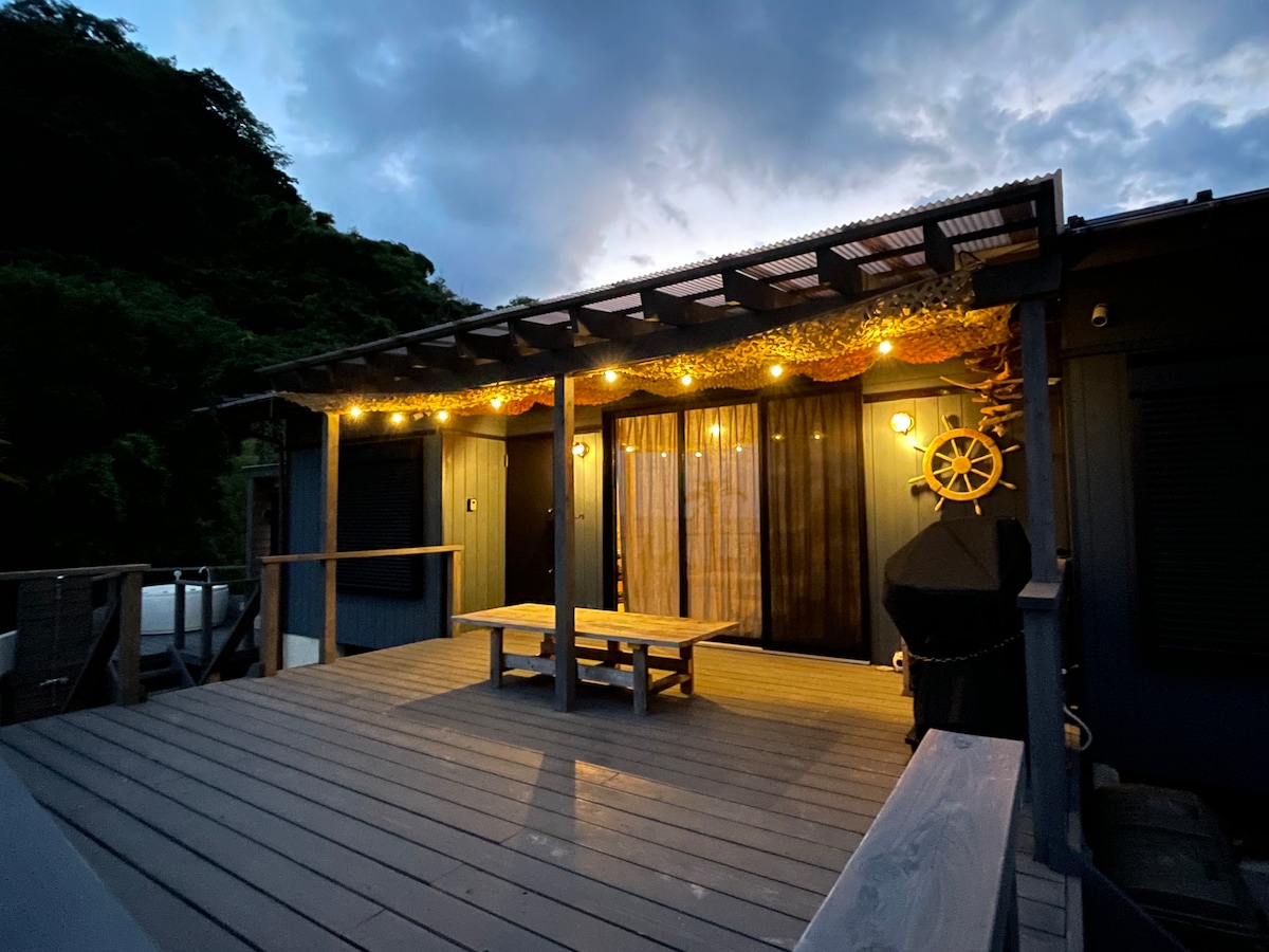 Private Seaside Cottage | Sauna, Jacuzzi, and BBQ - Houses for