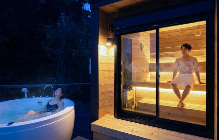 Private Seaside Cottage | Sauna, Jacuzzi, and BBQ - Houses for