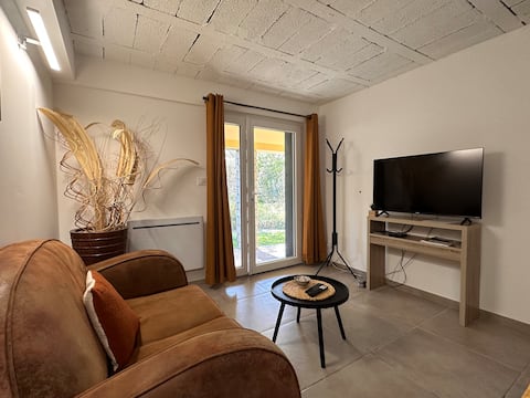 Nice App Private Parking + Garden + Furnished Terrace