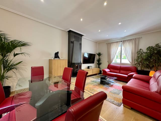 Chalet céntrico, zona tranquila