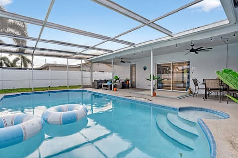 The Villa|Private Pool •15 Min to Beach •Sleeps 10