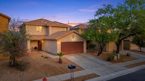 Modern & Comfortable Residence 4BR/2BA