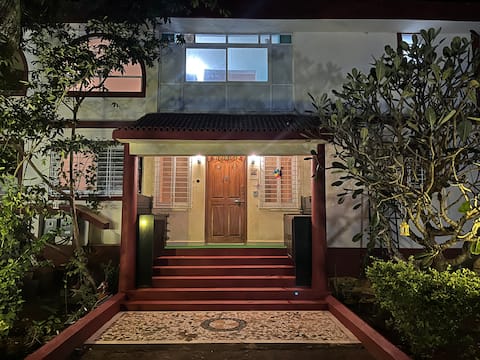 Golden Perch Beach Villa for large groups