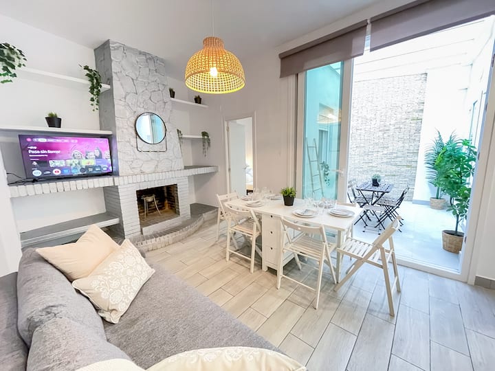 Gran Piso De 5 Habitaciones Junto A La Catedral - Seville, Spain
